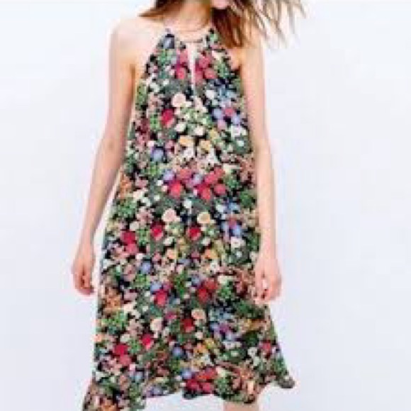 Zara Dresses & Skirts - Zara floral dress (gorgeous and flowy)